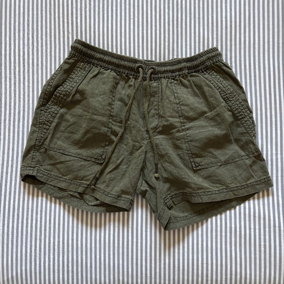 Green Roots Shorts - Picture 1 of 3